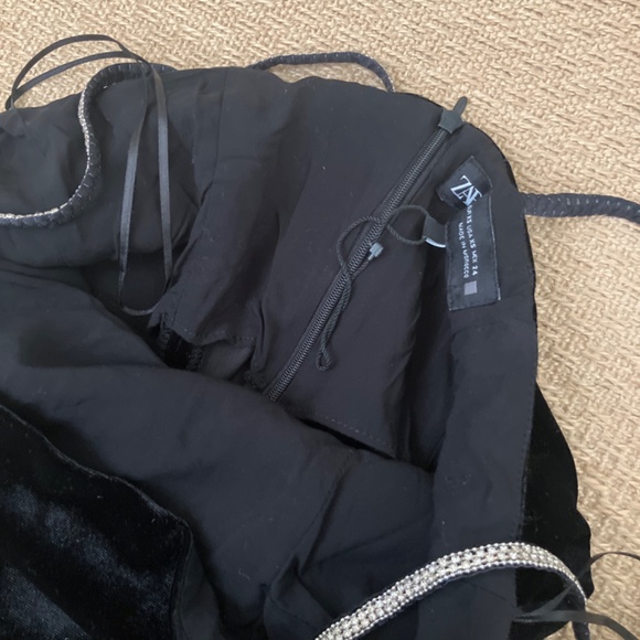 BRAND NEW / NWT ZARA mini dress black velvet with diamond rhinestone straps - Picture 4 of 4